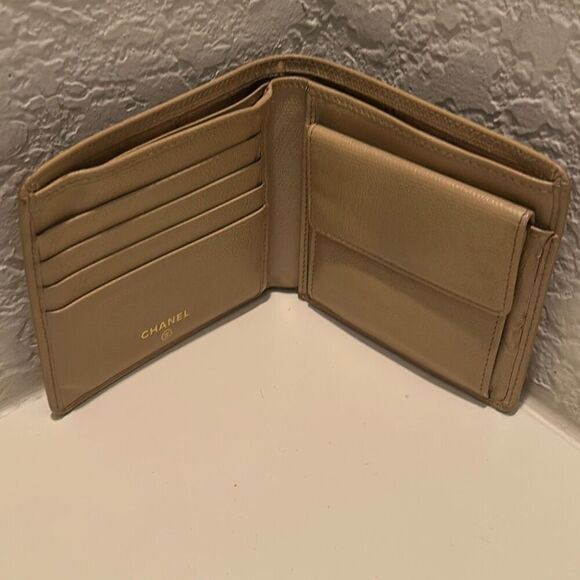 Chanel Bifold Compact Cardholder Wallet Beige Leather Luxury Minimalist CC Logo - Picture 3 of 15